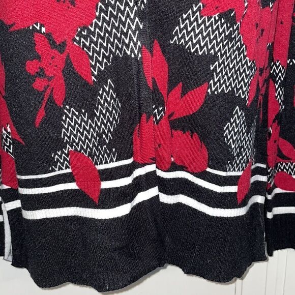 Chico’s red, black & white multi pattern thin cardigan sweater - Picture 3 of 10